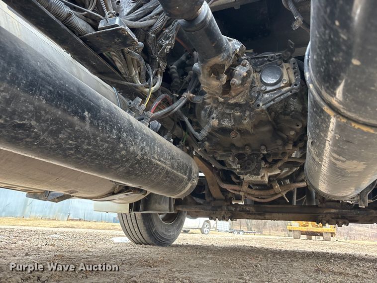 image for item FO3516 2005 Freightliner Columbia semi truck