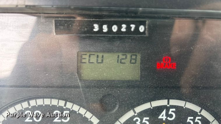 image for item FO3516 2005 Freightliner Columbia semi truck