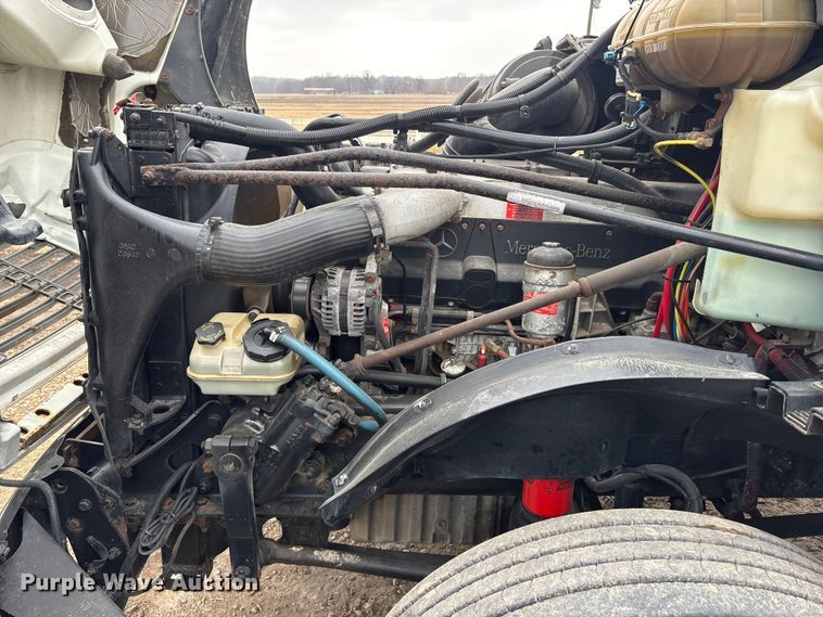 image for item FO3516 2005 Freightliner Columbia semi truck