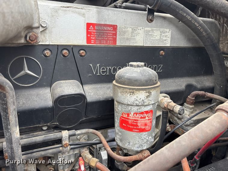 image for item FO3516 2005 Freightliner Columbia semi truck