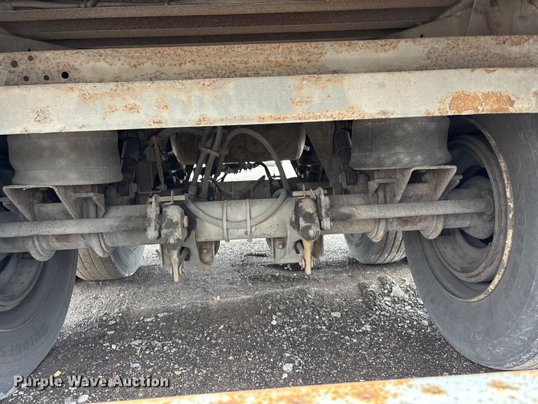 image for item FO3517 2006 Utility VS2DC dry van trailer