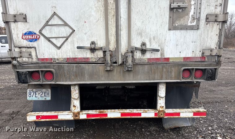 image for item FO3517 2006 Utility VS2DC dry van trailer