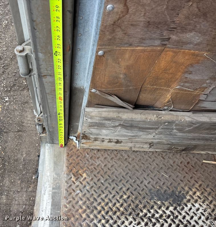 image for item FO3517 2006 Utility VS2DC dry van trailer