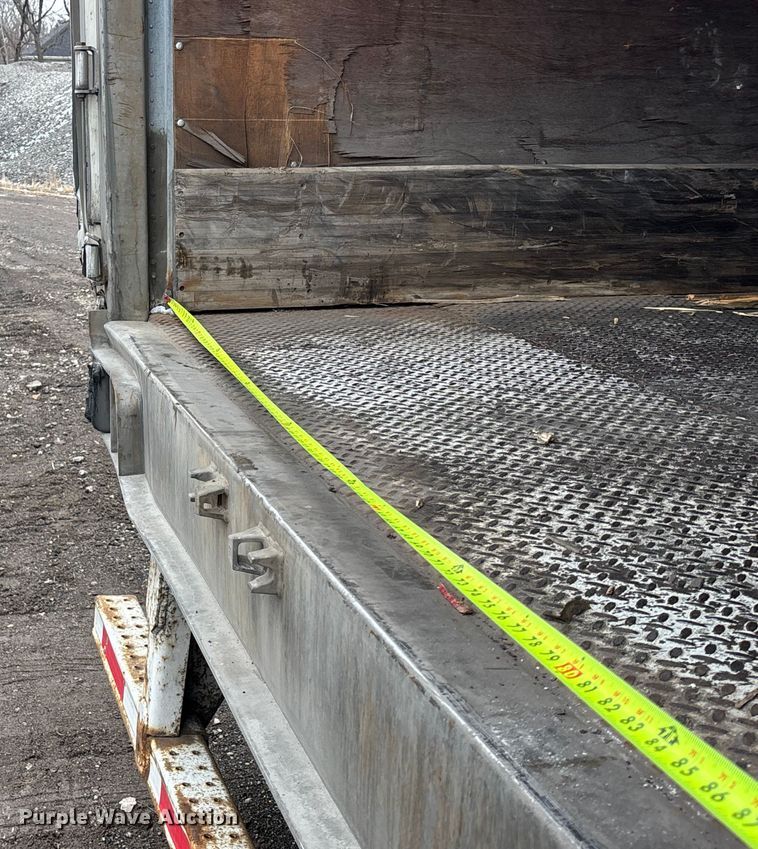 image for item FO3517 2006 Utility VS2DC dry van trailer