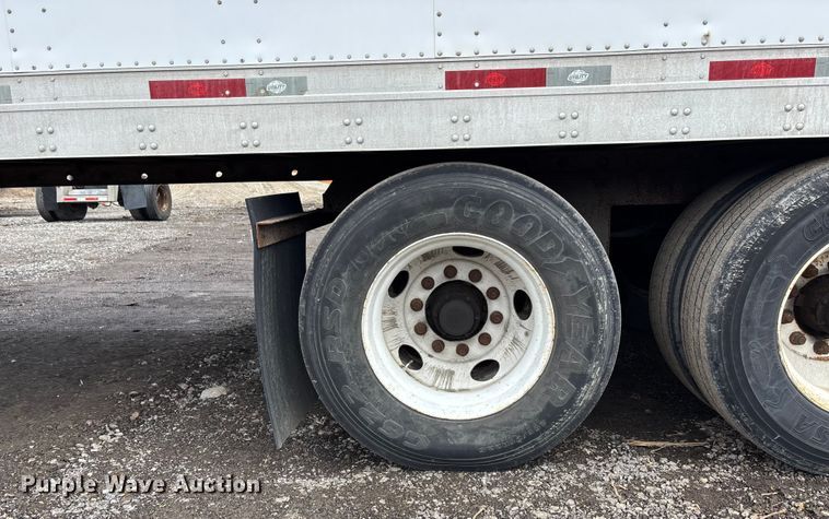 image for item FO3519 2009 Utility VS2DX dry van trailer