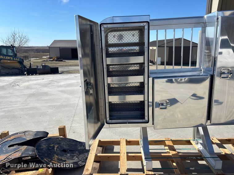 image for item FO3533 Merritt Aluminum headache rack