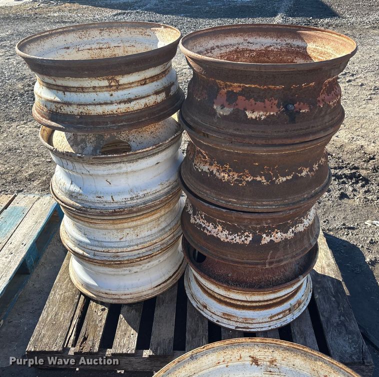 image for item FO3541 Tires and wheels