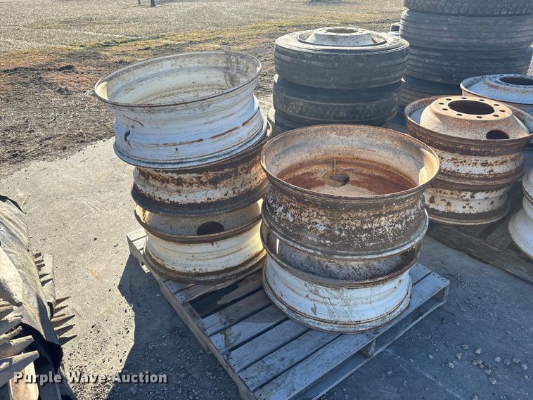 image for item FO3541 Tires and wheels