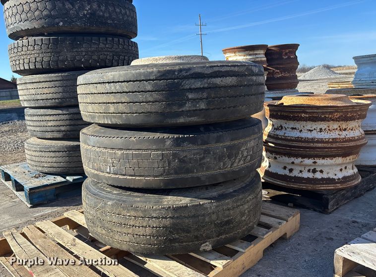 image for item FO3541 Tires and wheels