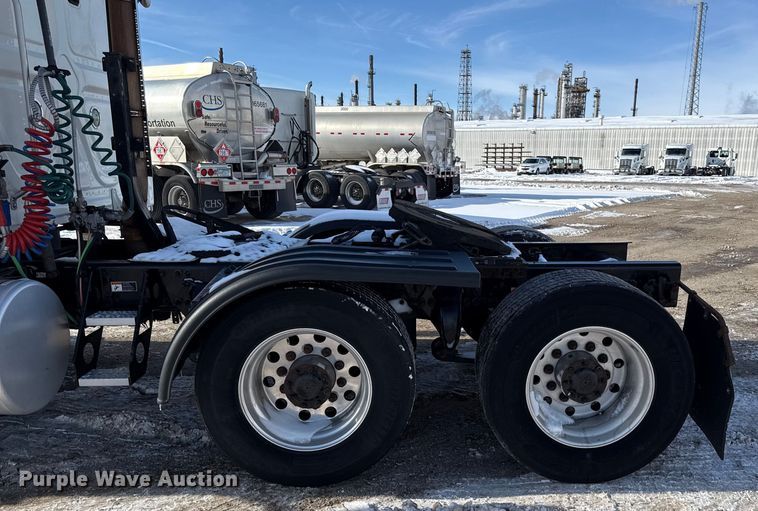 image for item LH9434 2015 Freightliner Cascadia 125 semi truck