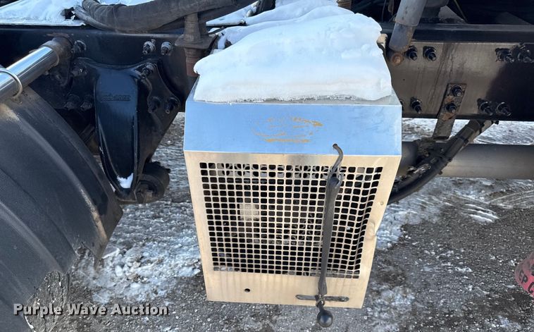 image for item LH9434 2015 Freightliner Cascadia 125 semi truck