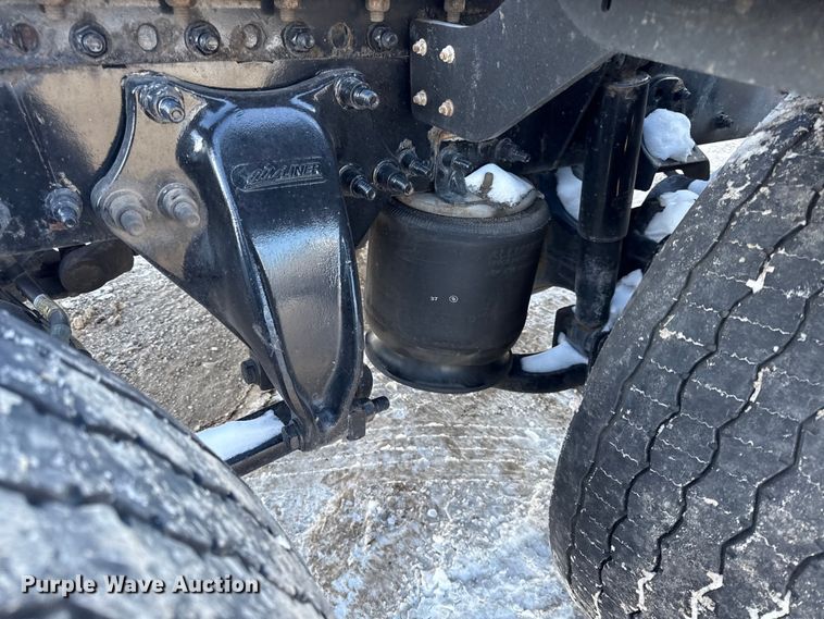 image for item LH9434 2015 Freightliner Cascadia 125 semi truck