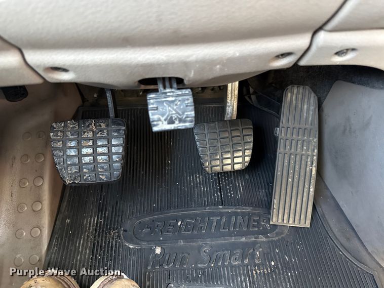 image for item LH9434 2015 Freightliner Cascadia 125 semi truck