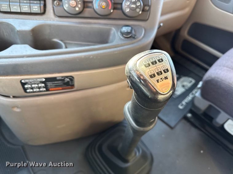 image for item LH9434 2015 Freightliner Cascadia 125 semi truck