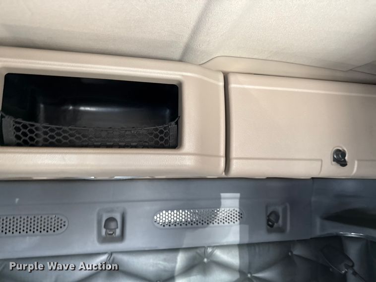 image for item LH9434 2015 Freightliner Cascadia 125 semi truck