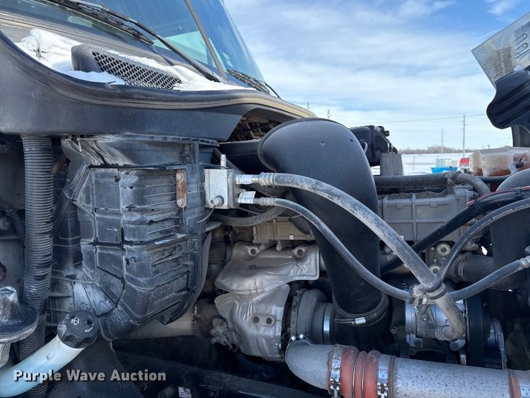 image for item LH9434 2015 Freightliner Cascadia 125 semi truck