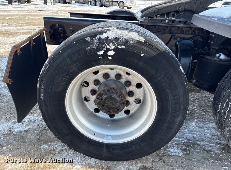 image for item LH9434 2015 Freightliner Cascadia 125 semi truck