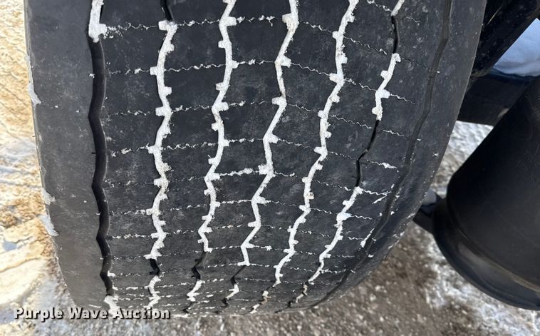 image for item LH9434 2015 Freightliner Cascadia 125 semi truck