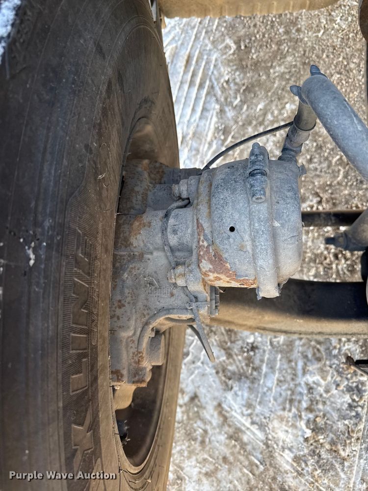 image for item LH9437 2015 Freightliner Cascadia 125 semi truck