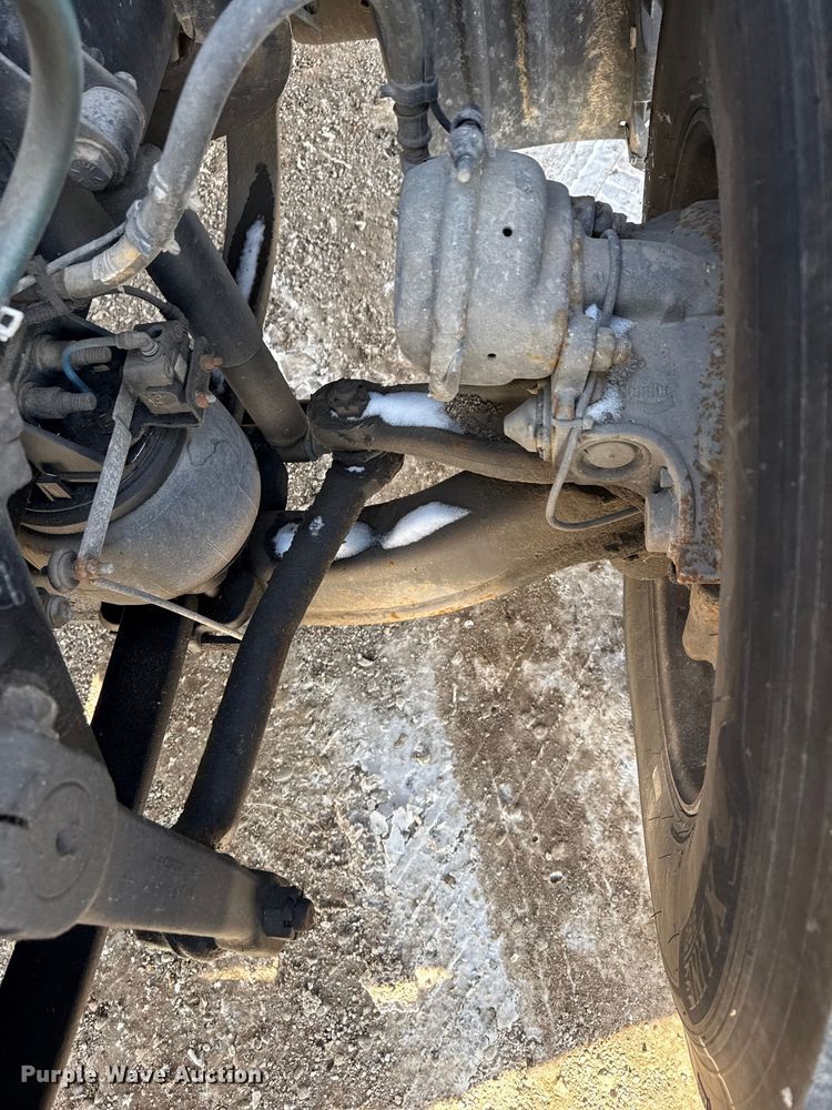 image for item LH9437 2015 Freightliner Cascadia 125 semi truck