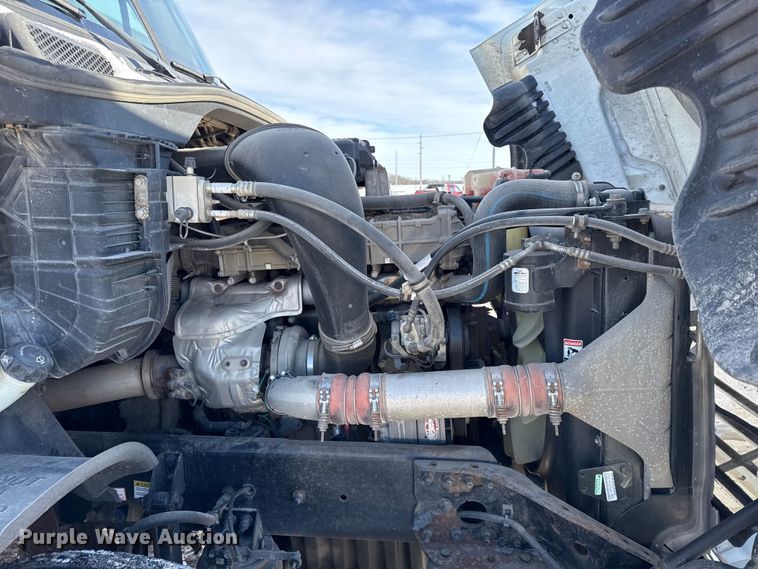 image for item LH9437 2015 Freightliner Cascadia 125 semi truck