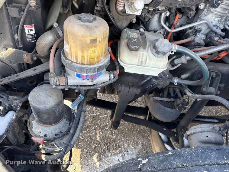 image for item LH9437 2015 Freightliner Cascadia 125 semi truck