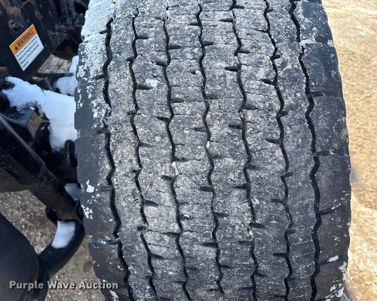 image for item LH9437 2015 Freightliner Cascadia 125 semi truck