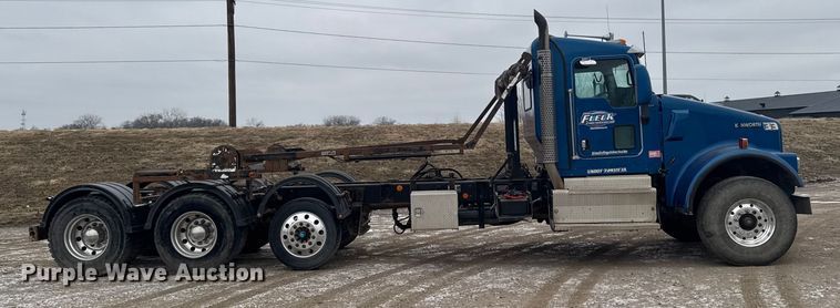 image for item OE9503 1982 Kenworth W900 truck cab and chassis