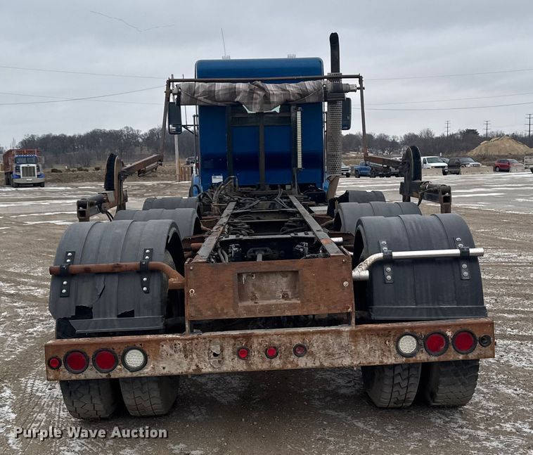 image for item OE9503 1982 Kenworth W900 truck cab and chassis