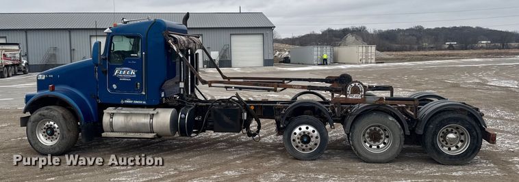 image for item OE9503 1982 Kenworth W900 truck cab and chassis