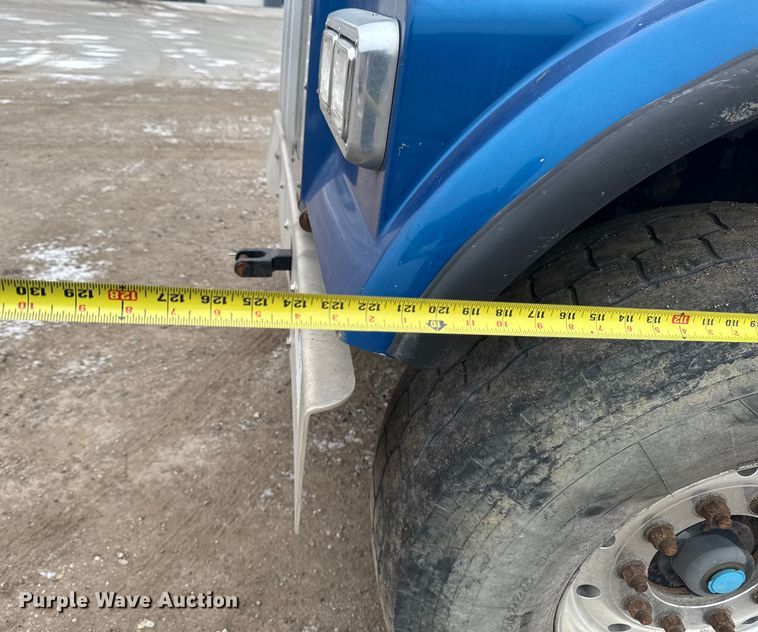 image for item OE9503 1982 Kenworth W900 truck cab and chassis