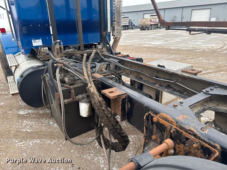 image for item OE9503 1982 Kenworth W900 truck cab and chassis