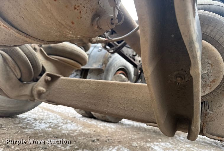 image for item OE9503 1982 Kenworth W900 truck cab and chassis