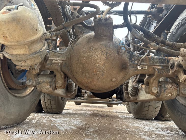 image for item OE9503 1982 Kenworth W900 truck cab and chassis