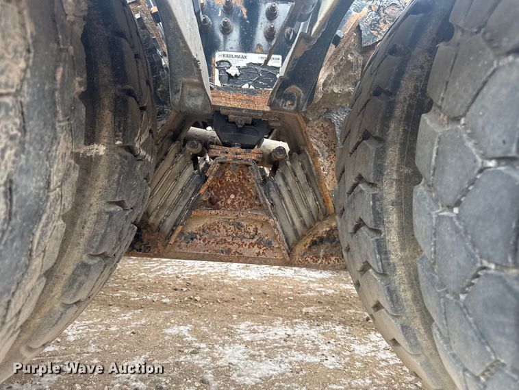 image for item OE9503 1982 Kenworth W900 truck cab and chassis