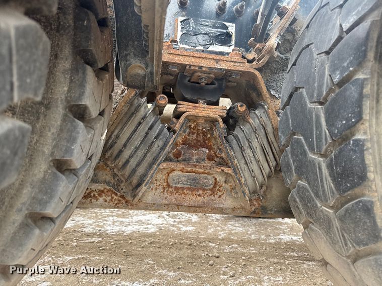 image for item OE9503 1982 Kenworth W900 truck cab and chassis