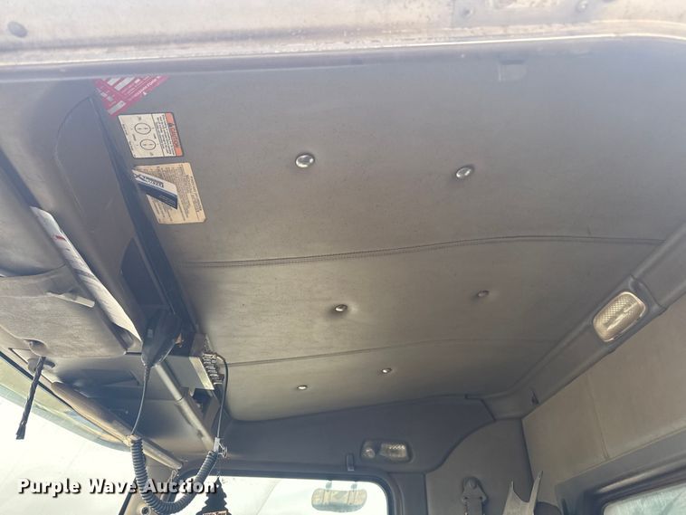 image for item OE9503 1982 Kenworth W900 truck cab and chassis