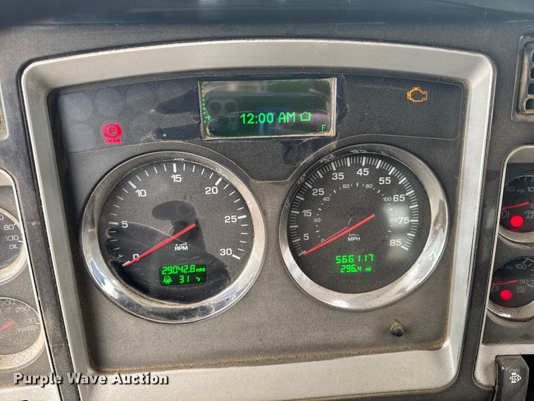 image for item OE9503 1982 Kenworth W900 truck cab and chassis