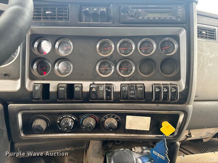 image for item OE9503 1982 Kenworth W900 truck cab and chassis