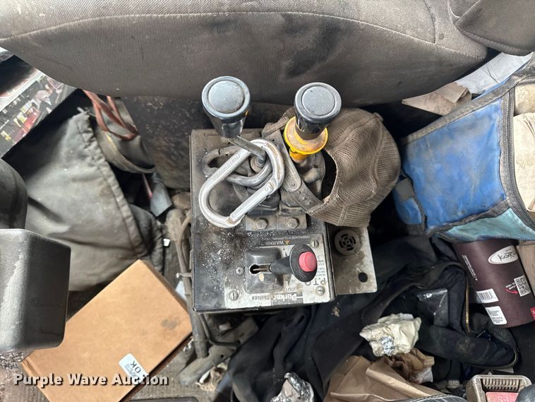 image for item OE9503 1982 Kenworth W900 truck cab and chassis