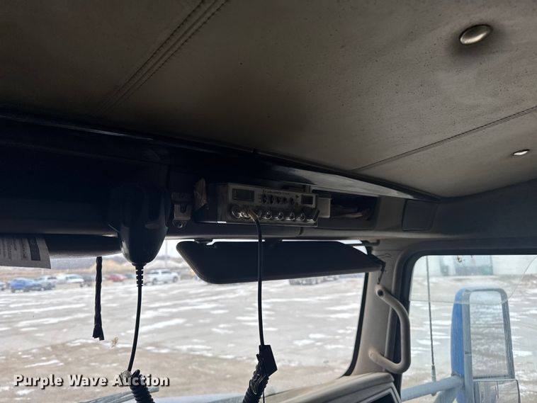 image for item OE9503 1982 Kenworth W900 truck cab and chassis