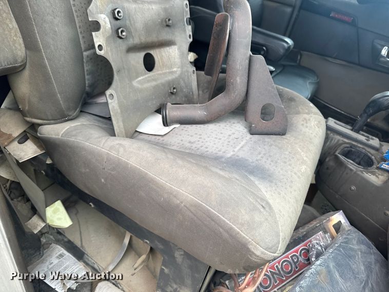 image for item OE9503 1982 Kenworth W900 truck cab and chassis