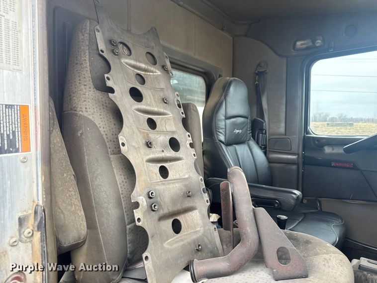 image for item OE9503 1982 Kenworth W900 truck cab and chassis