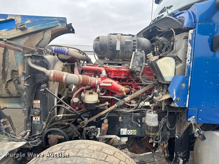 image for item OE9503 1982 Kenworth W900 truck cab and chassis