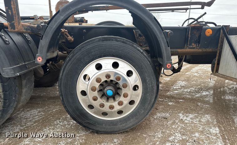 image for item OE9503 1982 Kenworth W900 truck cab and chassis