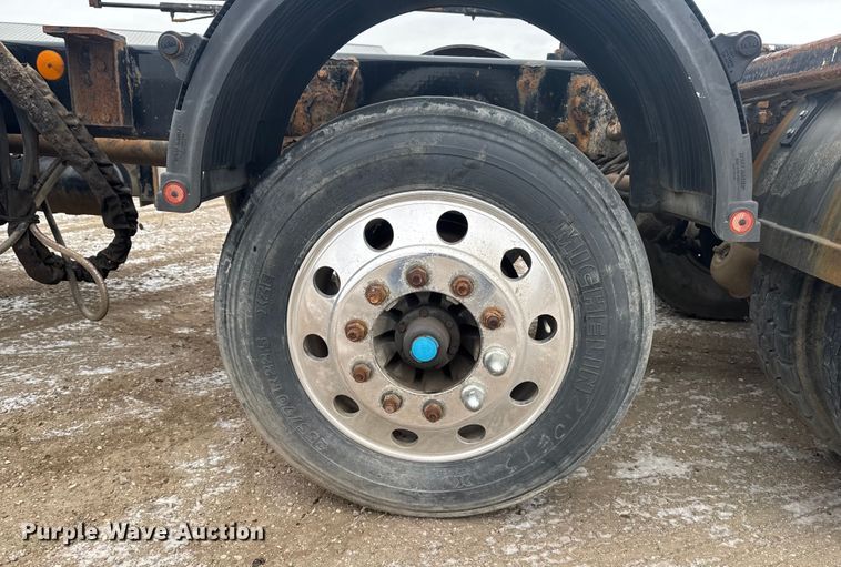 image for item OE9503 1982 Kenworth W900 truck cab and chassis