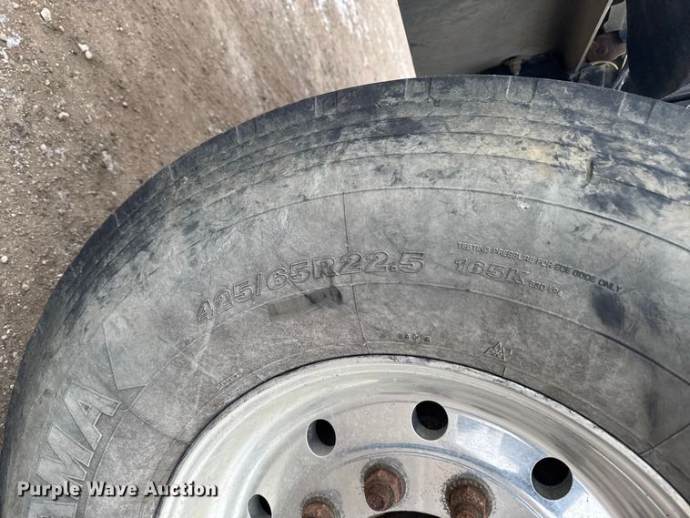 image for item OE9503 1982 Kenworth W900 truck cab and chassis