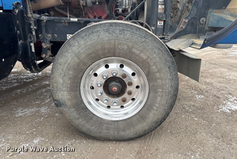 image for item OE9503 1982 Kenworth W900 truck cab and chassis