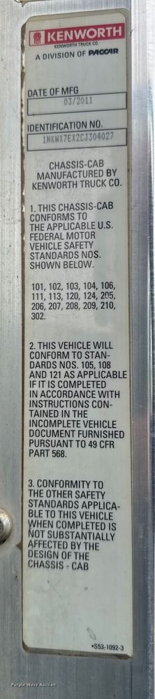 image for item OE9503 1982 Kenworth W900 truck cab and chassis