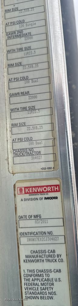 image for item OE9503 1982 Kenworth W900 truck cab and chassis